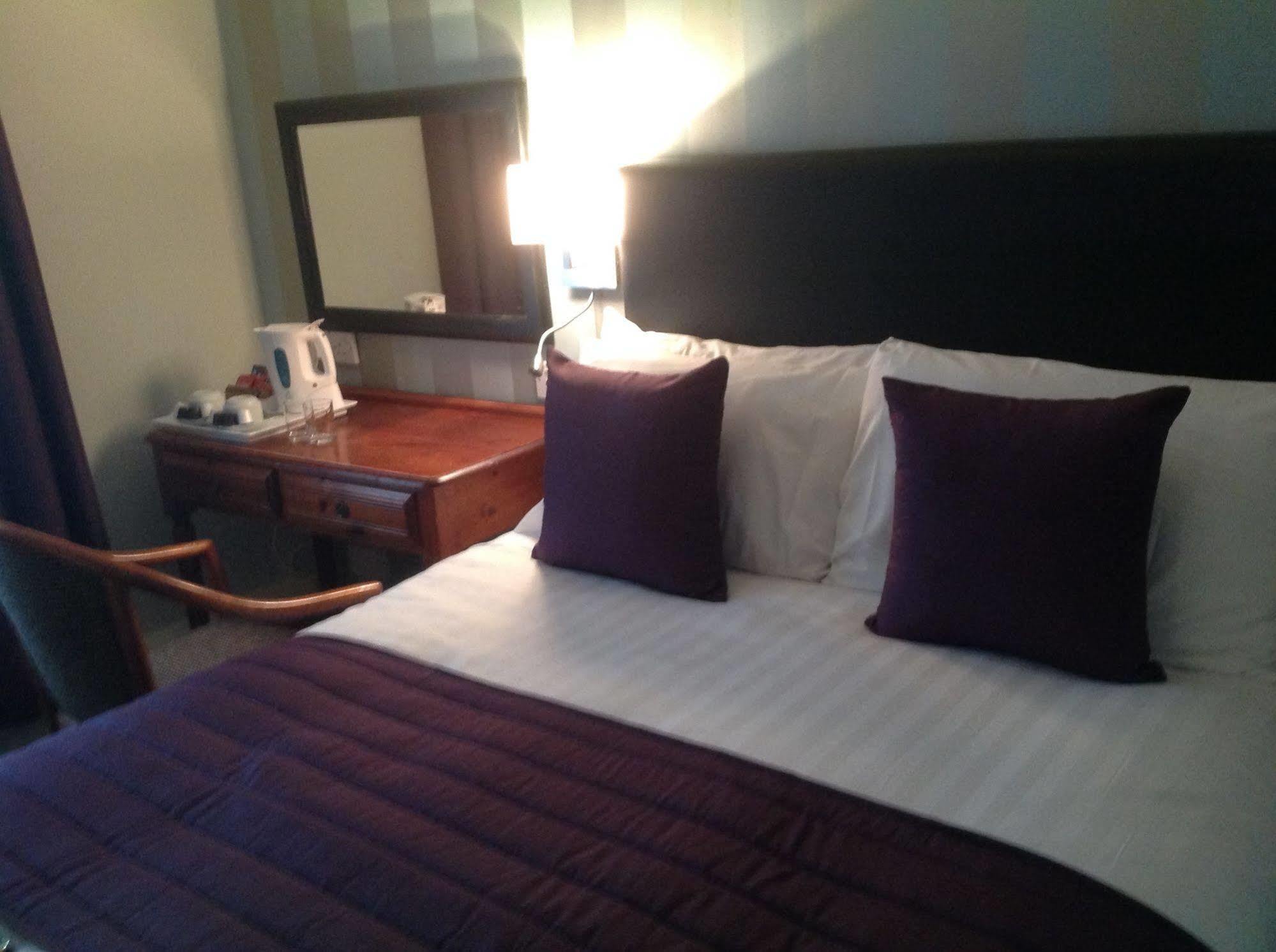 Hotel The Old Mill Salisbury Esterno foto