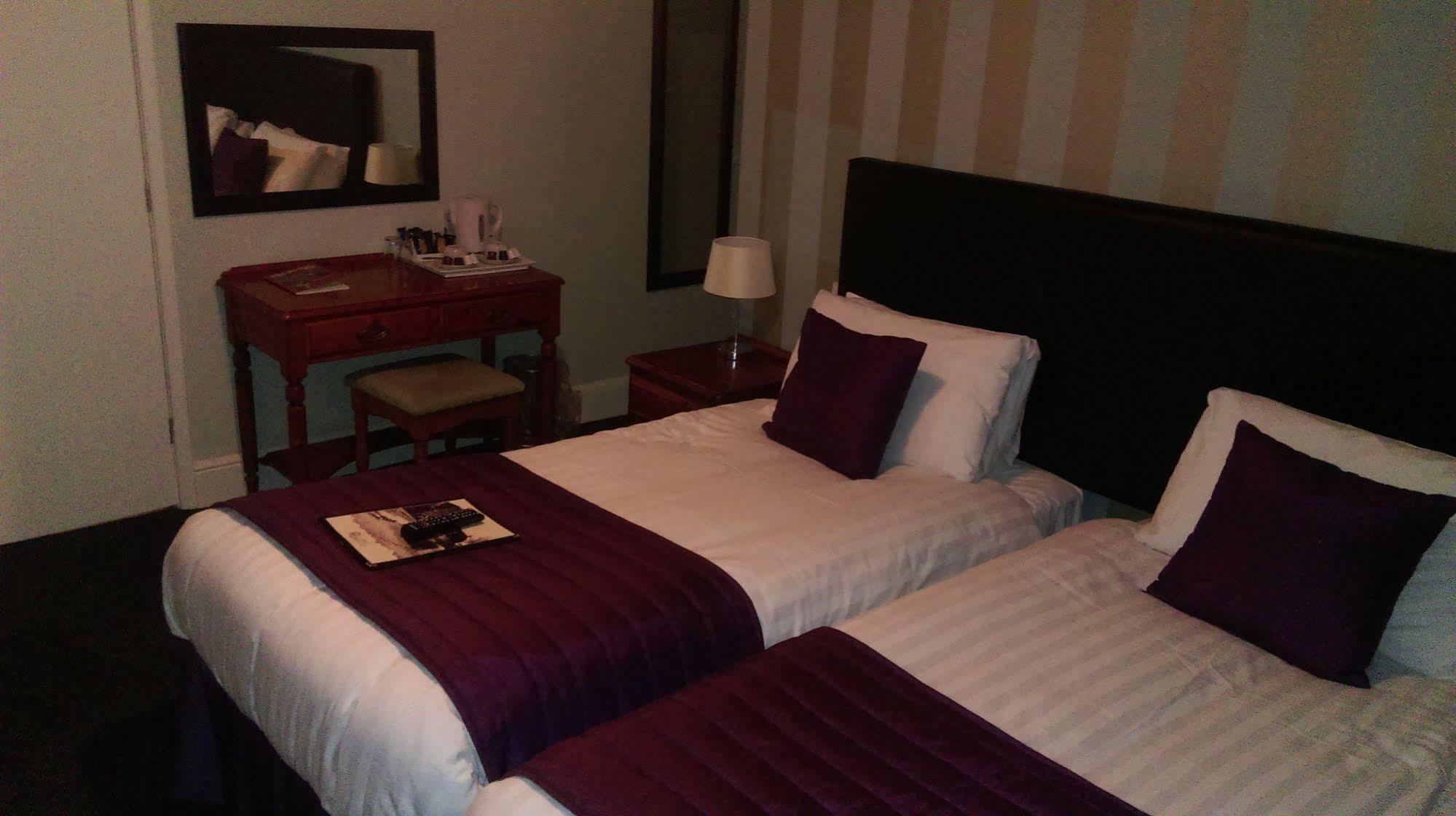 Hotel The Old Mill Salisbury Esterno foto